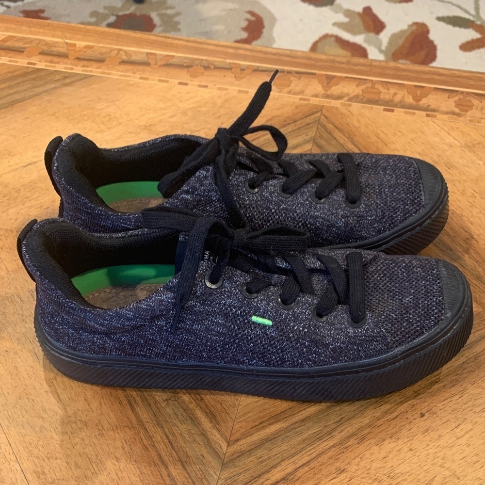 Cariuma IBI Low Knit Men’s Size 8 Women’s Size 9.5 Black Skater Sneakers Shoes